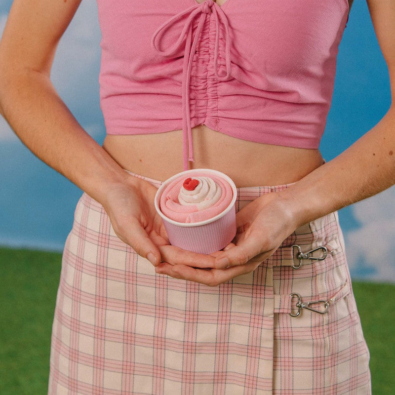 EAT MY SOCKS Strawberry Cupcake, Kojinės Braškinis Keksiukas, žaismingos spalvotos kojinės, Originali dovana vyrams, moterims, vaikams ir paaugliams, universalus dydis, keksiuko formos kojinės