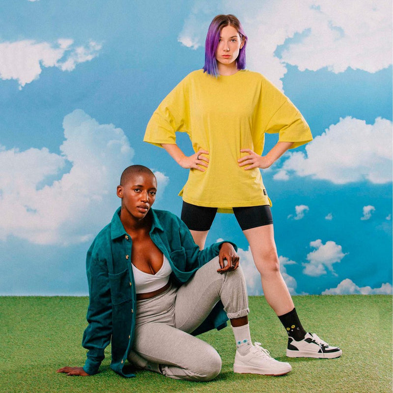 Kojinės Balta Katė, žaismingos spalvotos kojinės, Originali dovana vyrams, moterims, vaikams ir paaugliams, universalus dydis, baltos katės formos kojinės - EAT MY SOCKS White Cat Walk