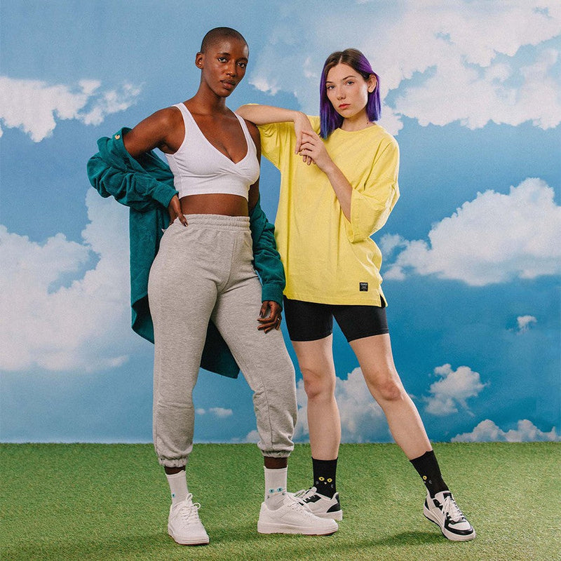 Kojinės Balta Katė, žaismingos spalvotos kojinės, Originali dovana vyrams, moterims, vaikams ir paaugliams, universalus dydis, baltos katės formos kojinės - EAT MY SOCKS White Cat Walk