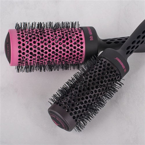 HH Simonsen HEAT BRUSH Keramikinis Plaukų Džiovinimo Šepetys su Nano Šereliais, greitai išsidžiova plaukus, formuoja garbanas ir suteikia plaukams daugiau apimties
