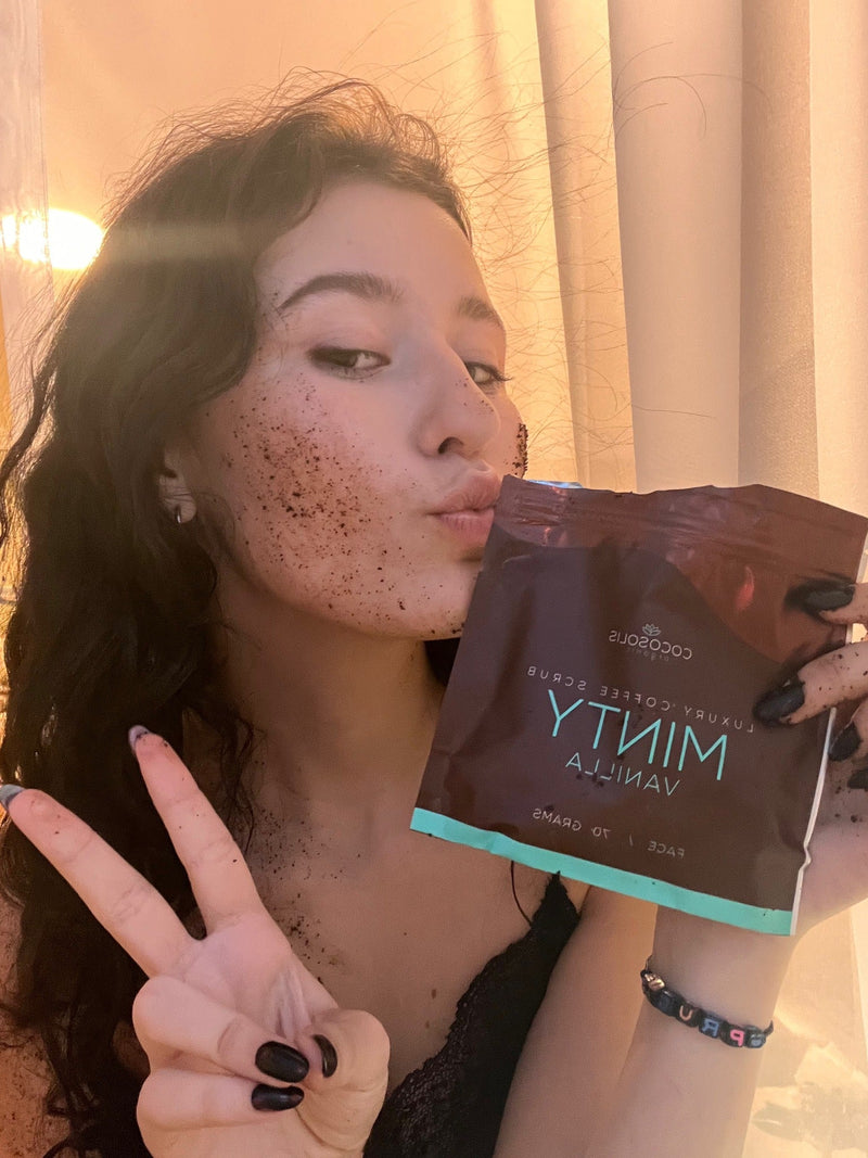 COCOSOLIS Prabangi Dėžutė su 4 Natūraliais Kūno Šveitikliais