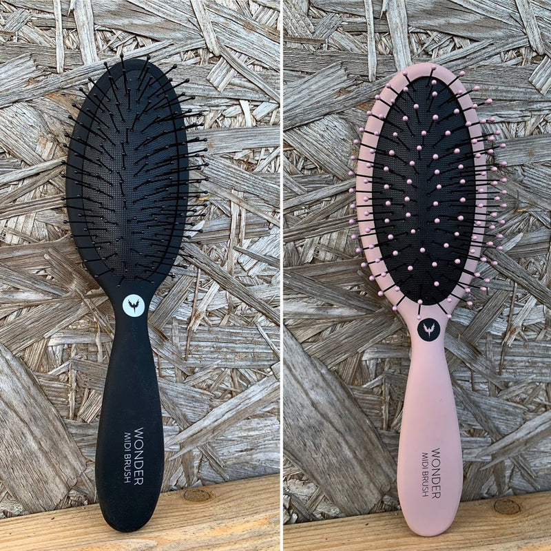 HH Simonsen WONDER BRUSH Plaukų šepetys su SmartFlex šereliais, sausiems ir sunkiai iššukuojamiems plaukams, apsaugo plaukus nuo pažeidimo, o plaukų galiukus nuo šakojimosi