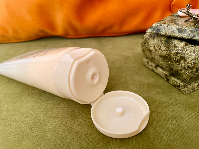 La Sultane de Saba  veido kaukė,veido pilingas,taukmedžio sviestas,veido serumas,kuno losijonas,kuno kremas,juodasis muilas,veido pilingas kuno pilngas veido kremas Kūno aliejai kūnui  kuno kvepalai, kuno dulksna,veido dulksna ,grozioplanas.lt