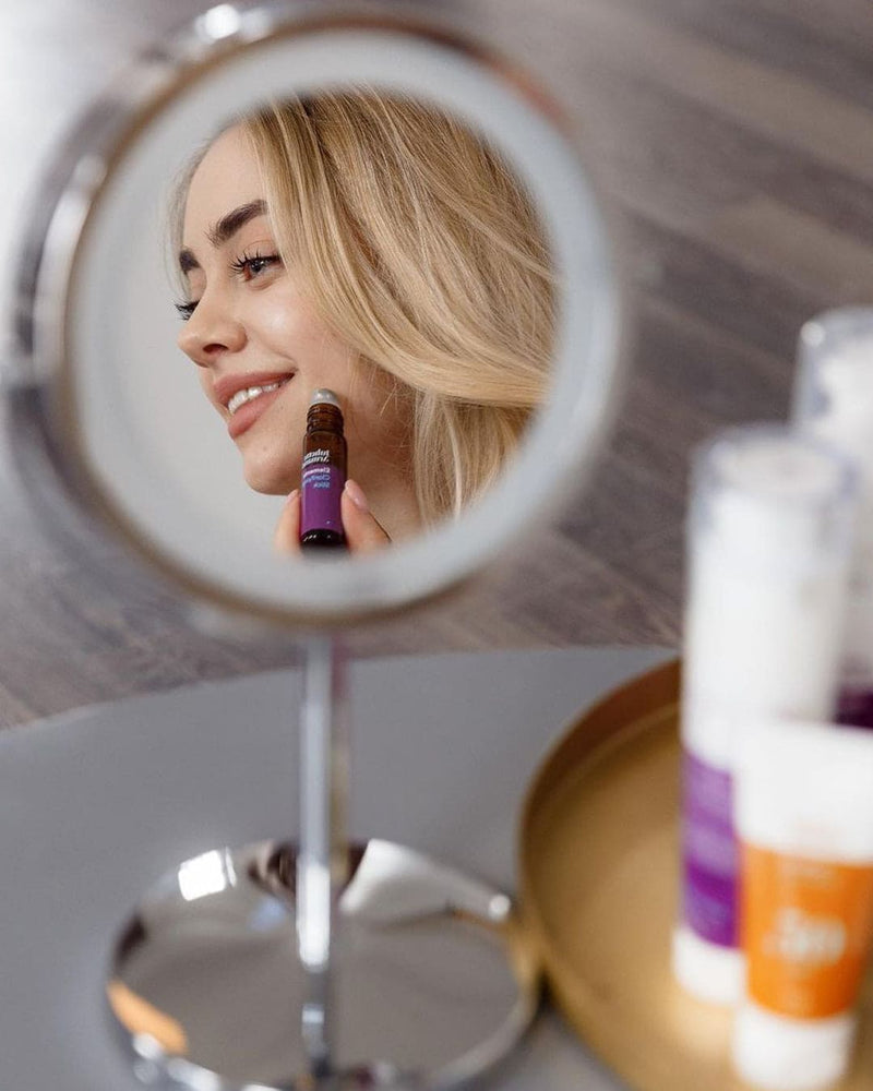 Juliette Armand Spuogus Naikinantis Pieštukas sumažina odos uždegiminius procesus ir suteikia greitesnį odos atsinaujinimą ir seborėjinį reguliavimą