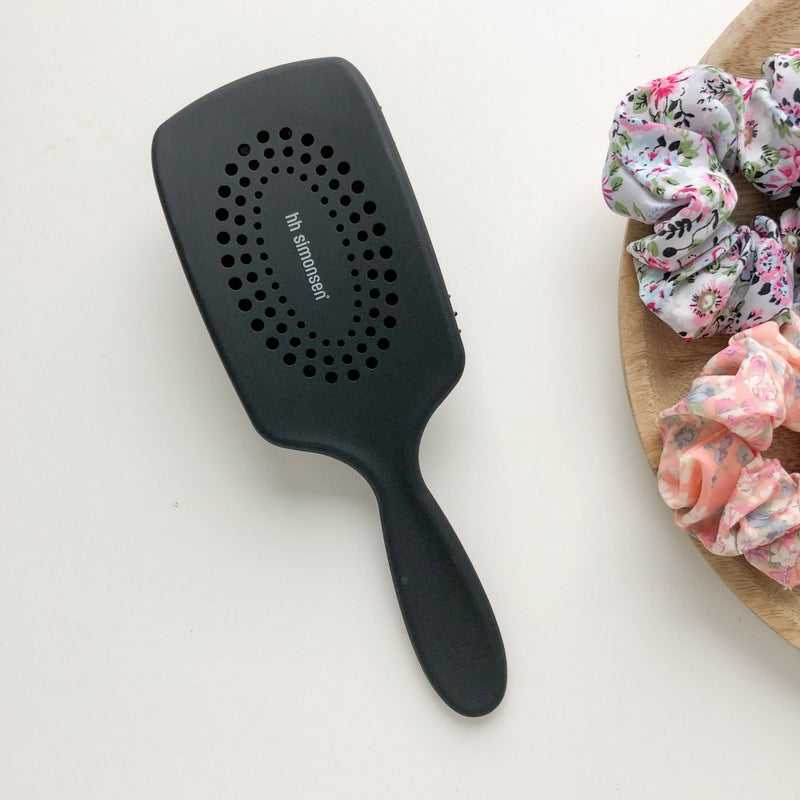 HH Simonsen WONDER PADDLE BRUSH Stačiakampis Plaukų džiovinimo Šepetys su SmartFlex šereliais, ilgiems, storiems, sausiems ir sunkiai iššukuojamiems plaukams, apsaugo plaukus nuo pažeidimo, o plaukų galiukus nuo šakojimosi