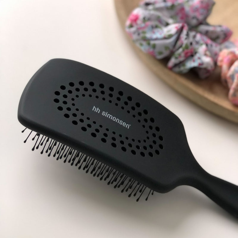 HH Simonsen WONDER PADDLE BRUSH Stačiakampis Plaukų džiovinimo Šepetys su SmartFlex šereliais, ilgiems, storiems, sausiems ir sunkiai iššukuojamiems plaukams, apsaugo plaukus nuo pažeidimo, o plaukų galiukus nuo šakojimosi