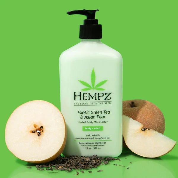 Hempz Drėkinantis kūno kremas su žaliąja arbata, kriaušėmis ir kanapių aliejumi sausai odai, padeda išlaikyti įdegį ilgiau - Exotic Green Tea & Asian Pear Herbal Body Moisturizer & tan extender