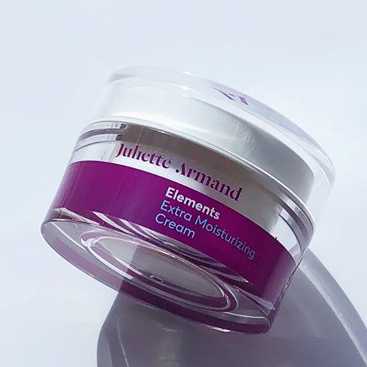 Juliette Armand Stangrinantis ir Drėkinantis Veido Kremas Sausai Odai 24 valandoms sustiprina odos drėgmę ir atkuria jos drėgmės pusiausvyrą