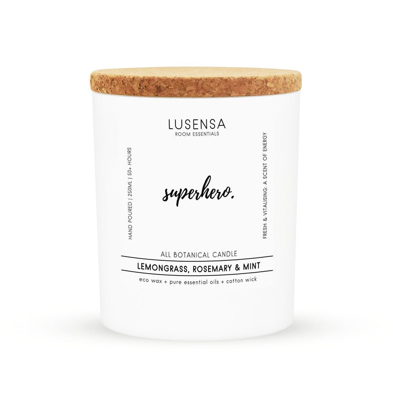 Prabangi kvepianti namų žvakė "SUPERHERO" pagaminta iš ekologiško rapsu vaško su natūraliais eteriniais aliejais - LUSENSA