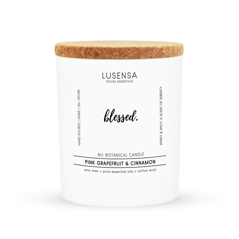 Greipfrutų kvapo kvepianti namų žvakė "PALAIMINTAS" pagaminta iš rapsų vaško ir natūralių eterinių aliejų - LUSENSA