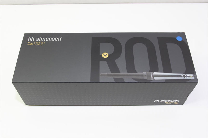 HH Simonsen ROD VS3 Keramikinis Plaukų Garbanojimo Įrankis formuoja klasikines, natūralias ir ilgai išsilaikančias garbanas bei apsaugo plaukus nuo karščio, plaukų garbanojimo žnyplės