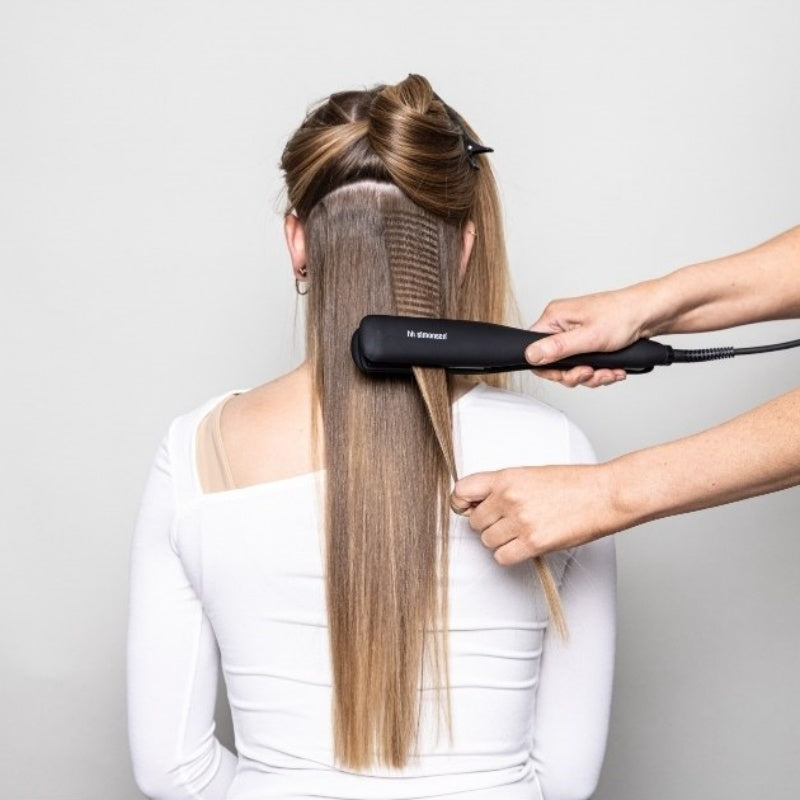 HH Simonsen ROD VS6 Profesionalios Keramikinės Plaukų Gofravimo Žnyplės, sukuria mažas ir mielas zig-zag formos garbanas ir suteikia plaukams apimties